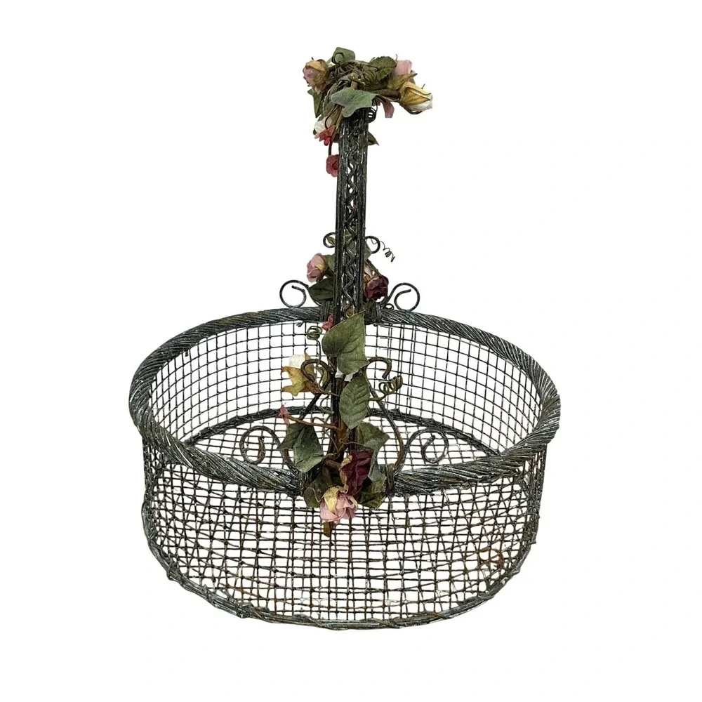 Vintage Shabby Chic Wire Basket Floral Handle Rustic Metal Cottagecore Décor‎